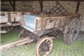 Boerenwagen met vast paneel in het Karrenmuseum Essen